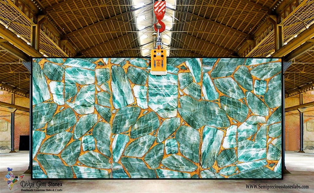 GREEN QUARTZ WITH GOLD